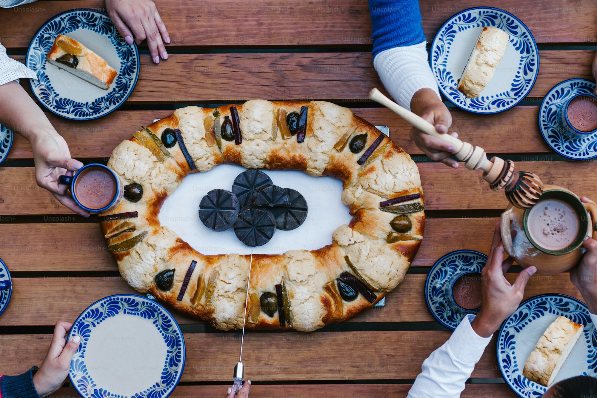 Day of the Three Kings (January 6): Family Traditions at Mexican Bakeries